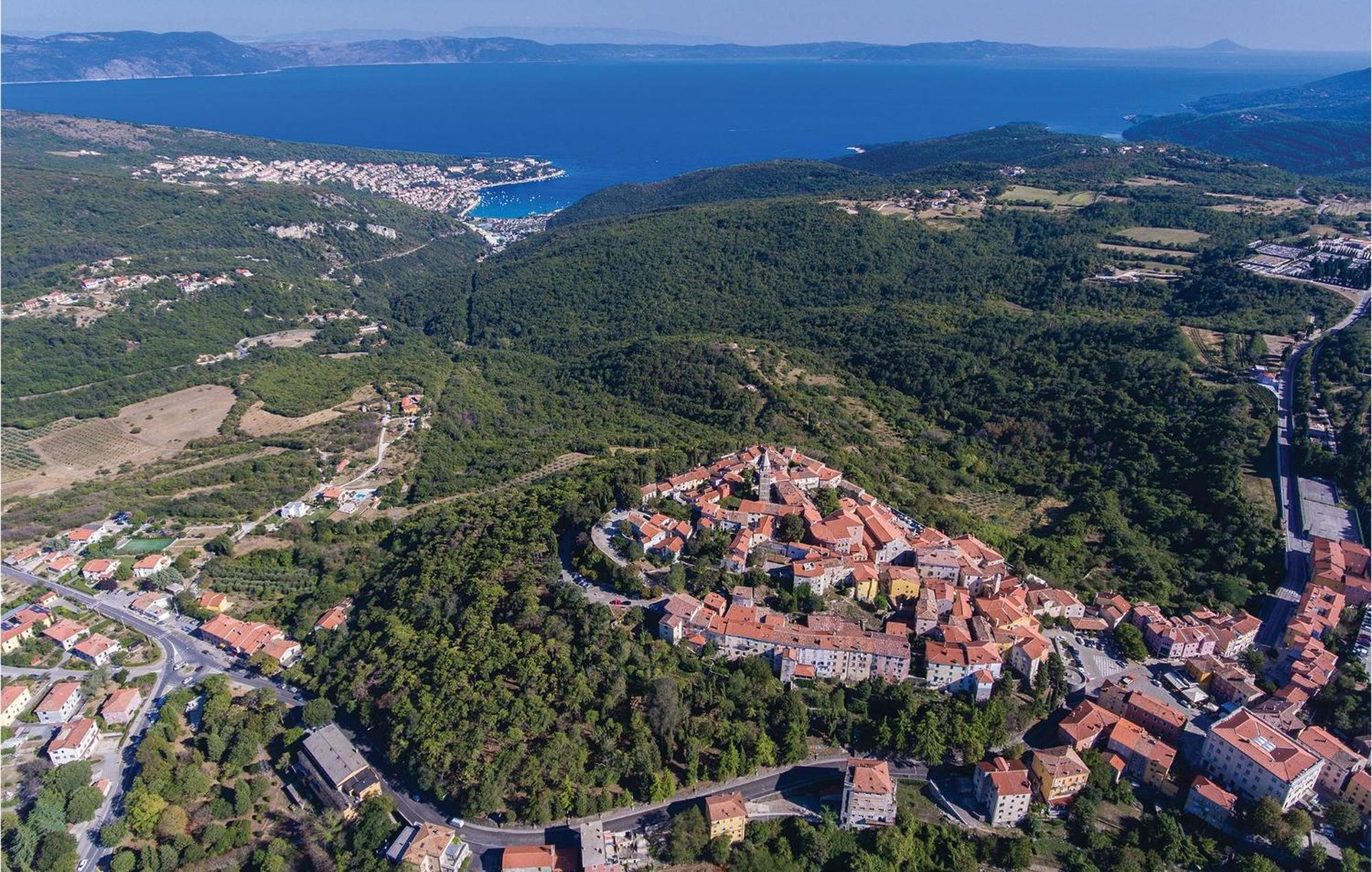 Gorgeous Apartment In Labin With Kitchen Zewnętrze zdjęcie