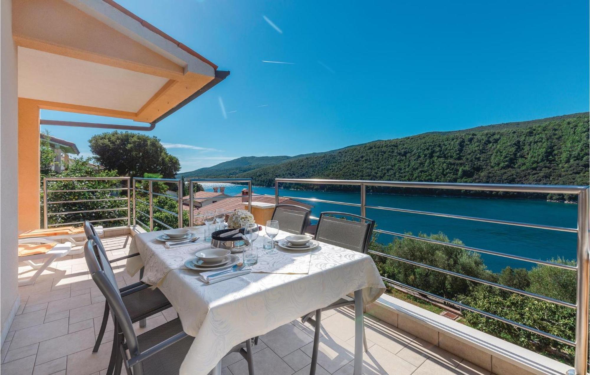 Gorgeous Apartment In Labin With Kitchen Zewnętrze zdjęcie